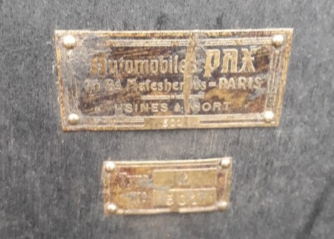 SHSDS : Plaque de voiture où est gravé Automobiles PAX, Boulevard Malesherbe - Paris usines à Niort