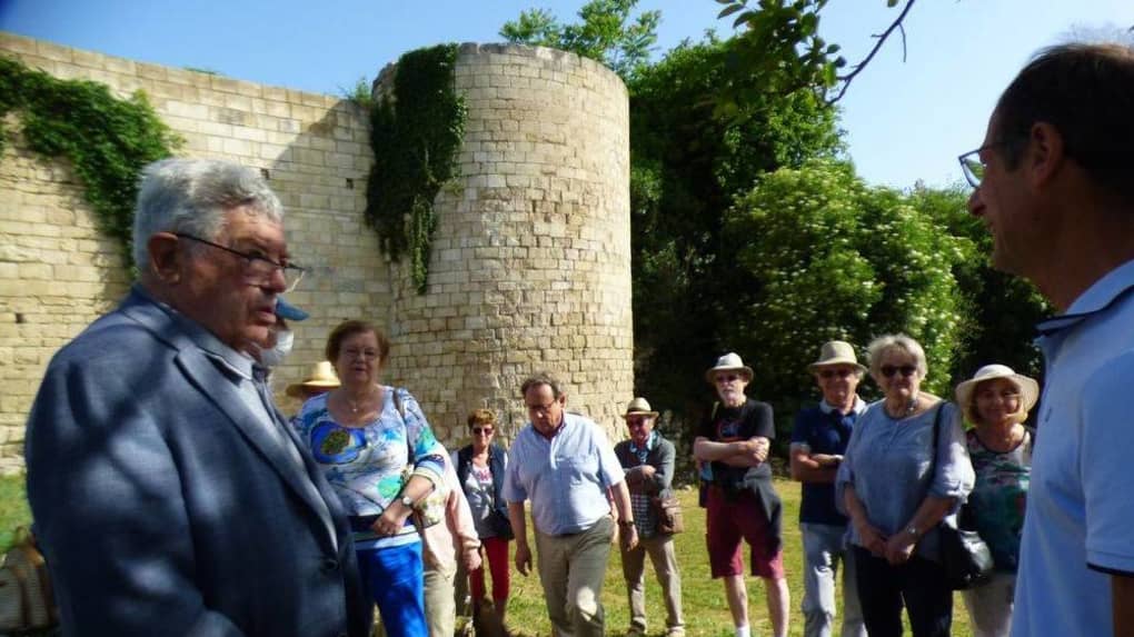 SHSDS : Guidés par Michelle Saboureau et Patrick Hourmilougué, les membres de la Société historique ont découvert Benet. Photo NR